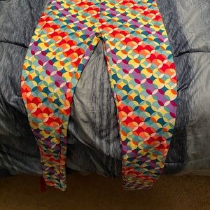 Luluroe leggings and tee shirt